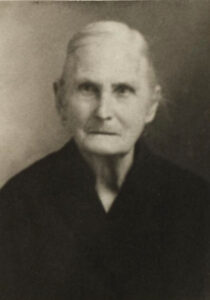 Tona hermana de M. Elisea